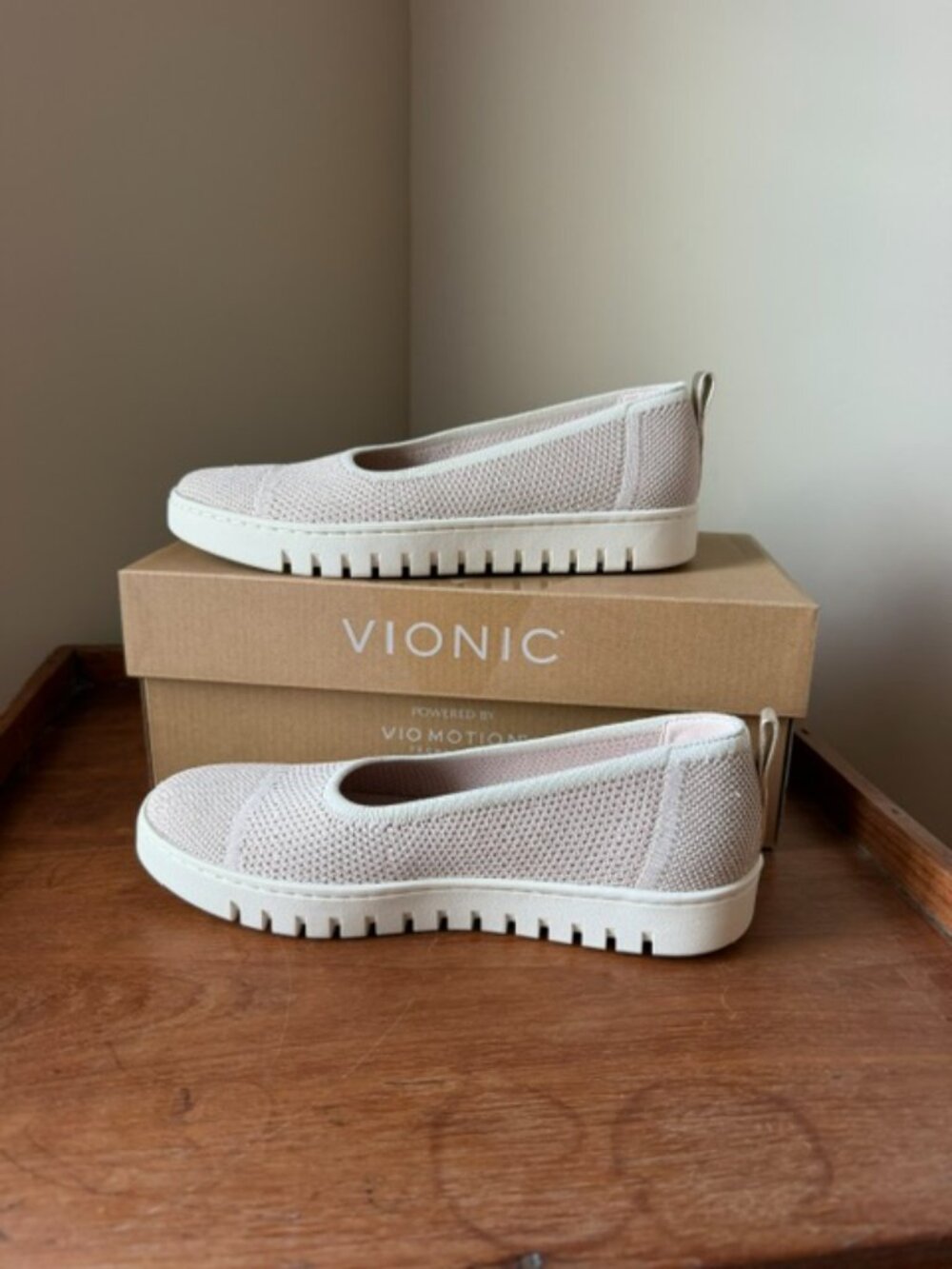 Vionic Skimmer Flat - Picture 4 of 12